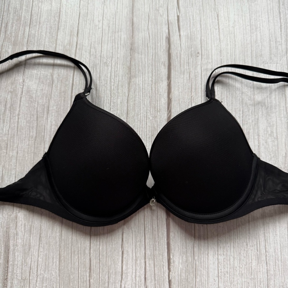 Chantelle 3952 Sublime Invisible Push Up Plunge Convertible Strap Bra Black
